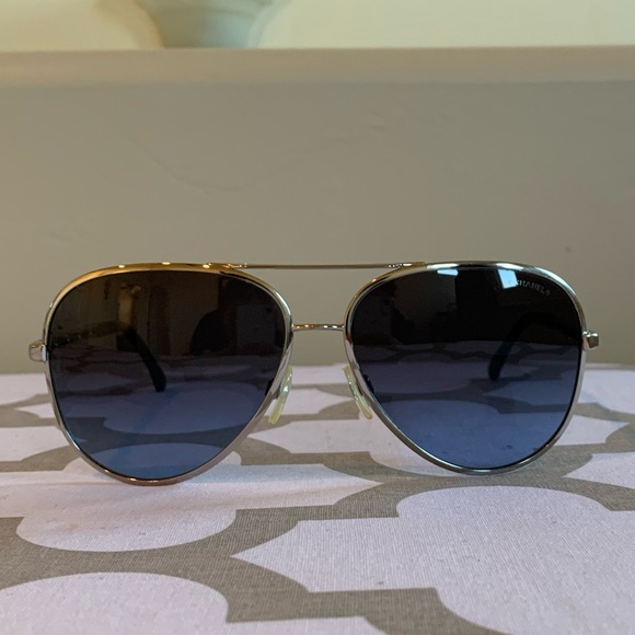 authentic CHANEL Lambskin Aviator Chain Sunglasses 4194-Q in Blue - Picture 2 of 9